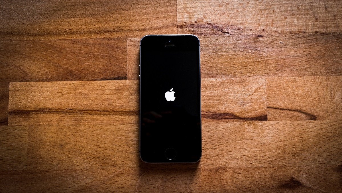 iPhone Keeps Turning Off and Back On? Here's The Real Fix